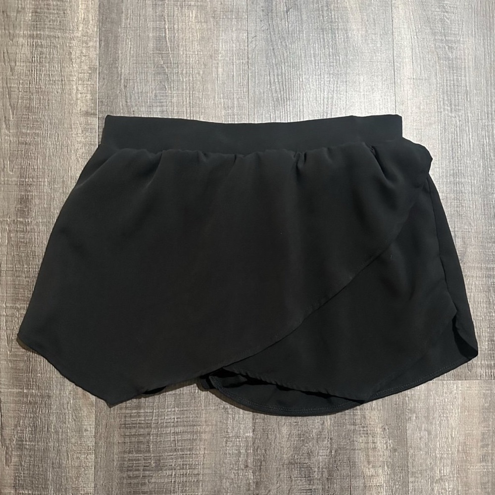 💞 New Women’s Size Medium Black Sport Skort Skirted Shorts